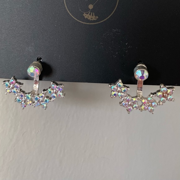 Forever 21 Silver Flower Ear Jacket Earrings - Picture 2 of 5